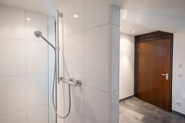 Badezimmer im DG