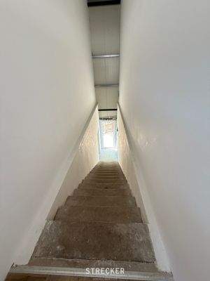 Treppenaufgang zum Büro