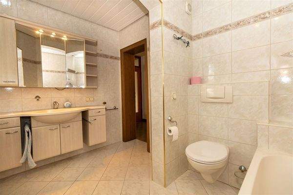 Badezimmer Erdgeschoss