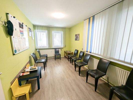 Praxis OG Wartezimmer.jpg