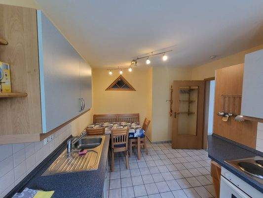 separate Küche mit Essecke