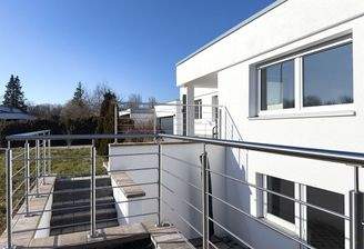 Ansicht vom Haus mit Aufgang vom Untergeschoss