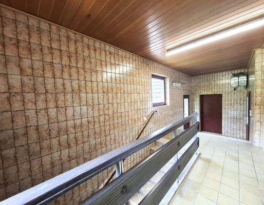 Zwischenflur Stallungen.jpg