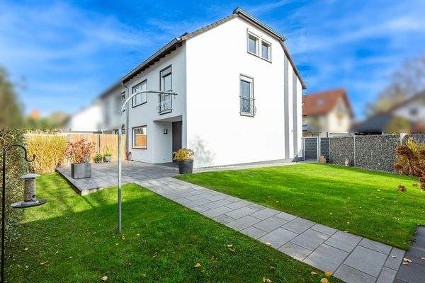 Garten und Rückansicht