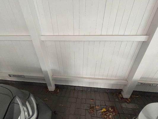 Carport wurde in 2024 frisch gestrichen