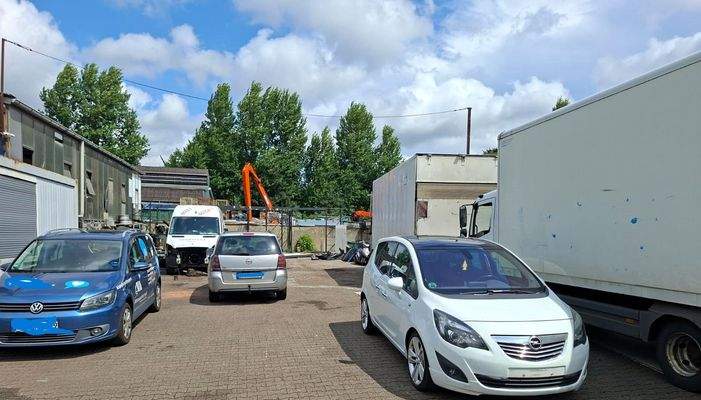 Stellplätze Halle 1.JPG