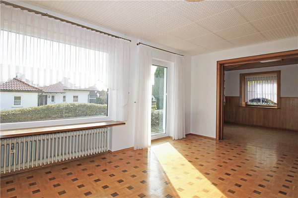 Wohnbereich mit Zugang zur Terrasse