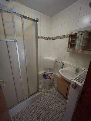 1 Zimmer Wohnung DG Badezimmer