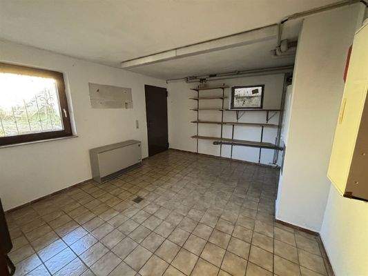 Technikraum mit Treppenaufgang