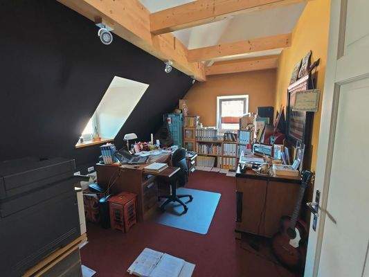 Arbeitszimmer im DG