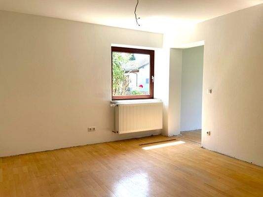 eines der Zimmer im EG