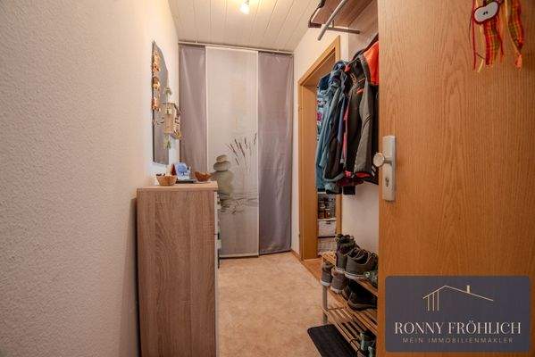 Flur + Abstellmöglichkeit