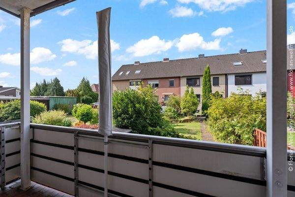 mit angrenzendem Balkon (4,10m²/2,05m²) ...