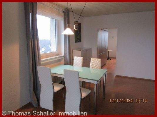 Blick Esszimmer und Küche