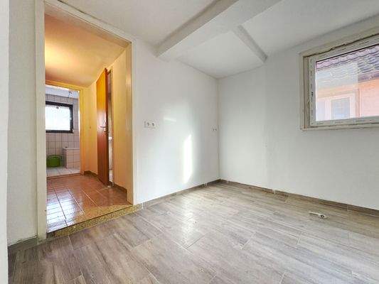 OG Küche Flur zum Bad