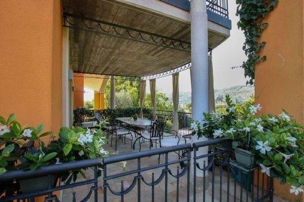 Überdachte Terrasse