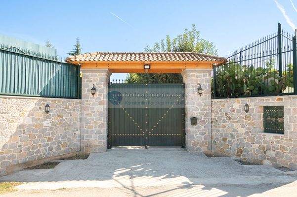 ce5668e5af8b42db8768ea353b1af3cf-original