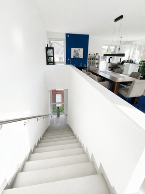 Treppe innerhalb der Wohnung.png