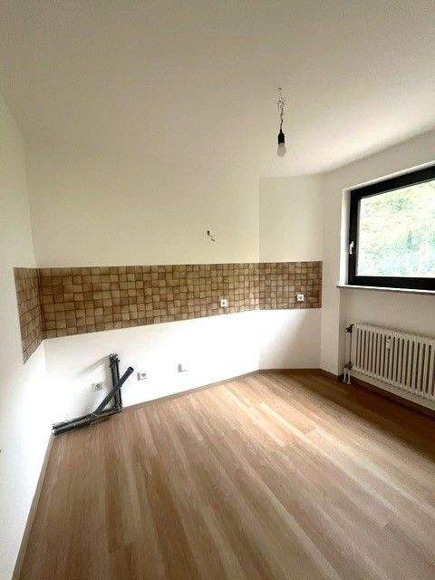 Grünes Thon: renovierte 1-Zi.-Wohnung mit Balkon! - Photo 1