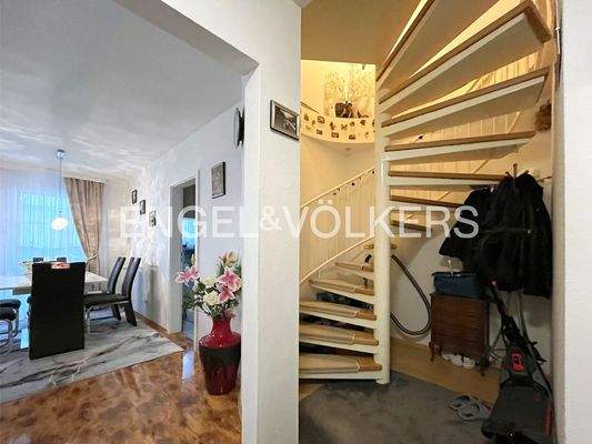 Wohnung mit Wendeltreppe