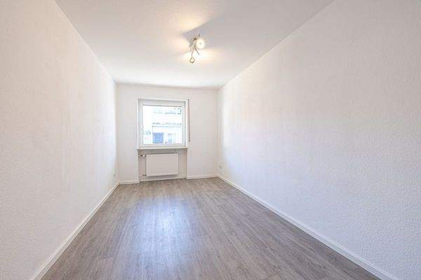 Kinderzimmer- oder Büro_EG