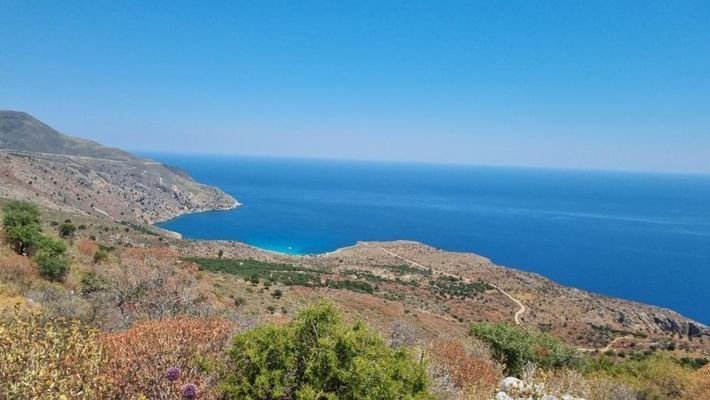 Kreta, Kefalas: Grundstück mit unverbaubarem Meerblick und Baugenehmigung zu verkaufen