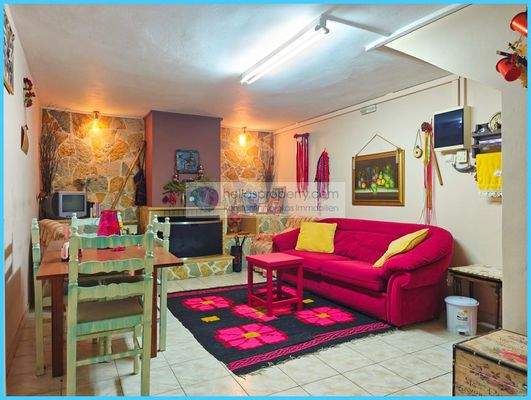 8e1e404a698e4fffafceeec93a3114be-original