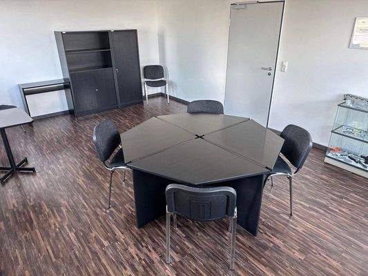 Besprechungsraum klein.jpg