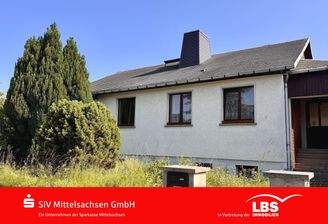 Außenansicht mit Eingang