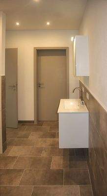 Bad - Zugang Waschraum