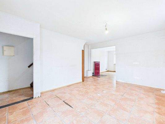 Einfamilienhaus mit Entwicklungspotenzial in Schwalbach