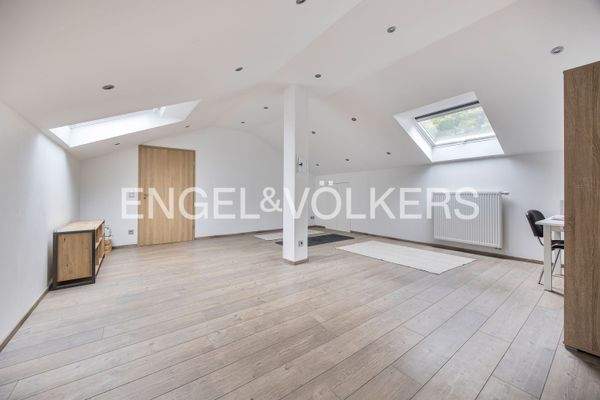 Weiterer großzügiger Raum zur vielseitigen Nutzung