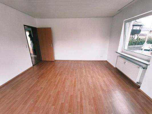 Wohn- /Eszimmer mit offener Küche Bild 4