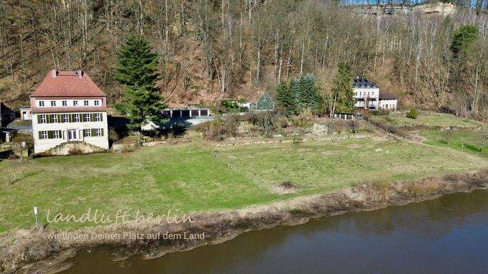 Anblick Wohnhaus und Grundstück von Südosten.jpg