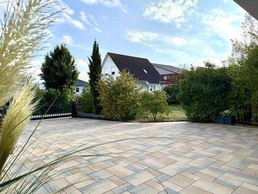 2-3 Stellplätze im Hof