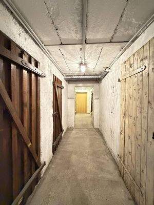 Kellergang Eingang 10a