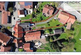 Grundstücksansicht mit Rahmen