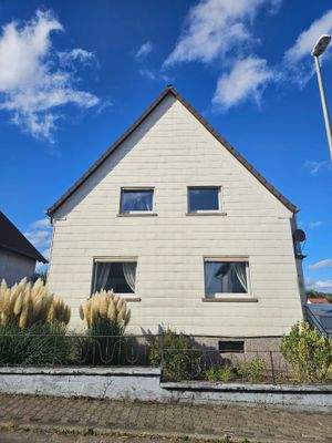 Einfamilienhaus mit Vorgarten