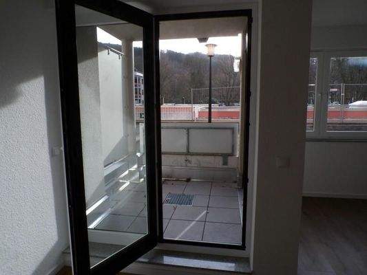 10b Wohnzimmer - Balkon