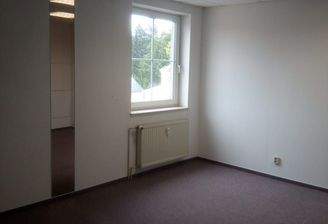 08 Untersuchungszimmer.jpg