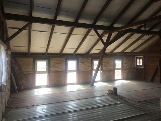 Hinterhaus - ausbaufähiges Dachgeschoss.jpg