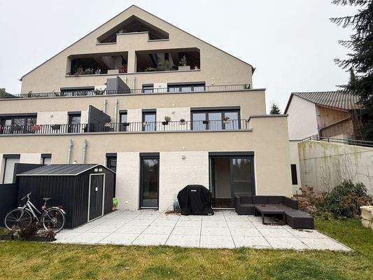 Ansicht hinten mit Garten u. Terrassenflächen.jpeg