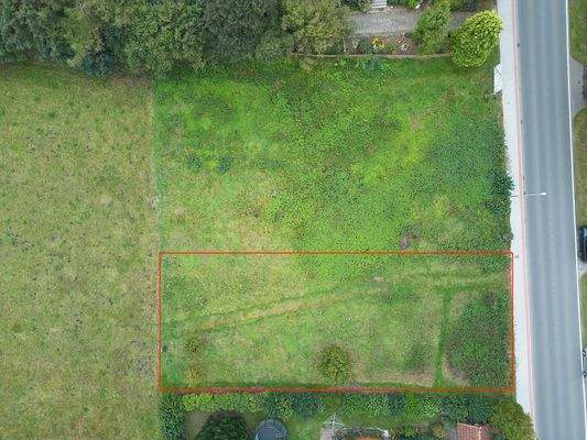 Grundstück markiert (andere Hälfte optional dazu zu erwerben)