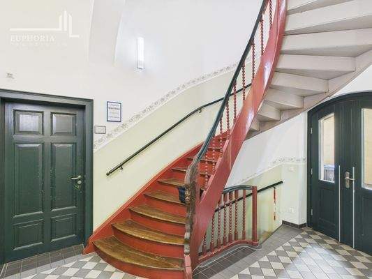 CAM03352G0-PR0052-STILL003