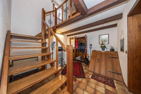 3444 EG Flur + Treppenaufgang