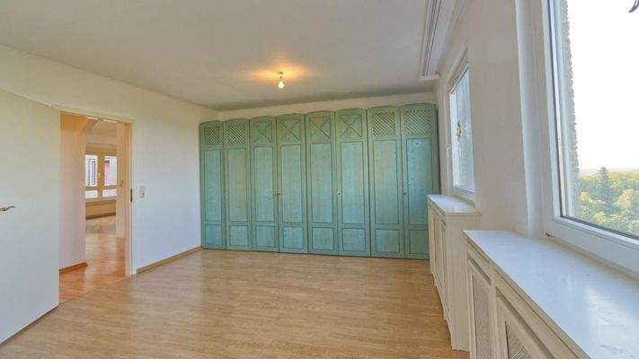 Großes Schlafzimmer