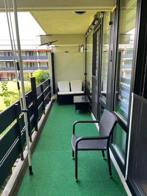 Balkon mit Blick zum Park