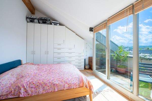 Schlafzimmer 1 mit Balkon