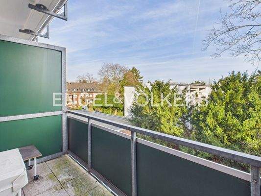 Schlafzimmerbalkon mit Blick ins Grüne