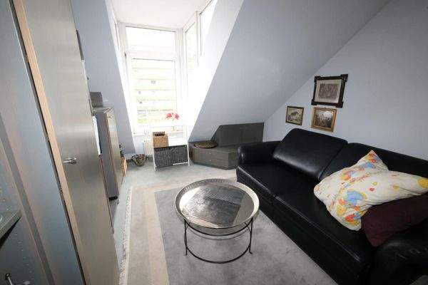 Raum mit Raumteiler.JPG